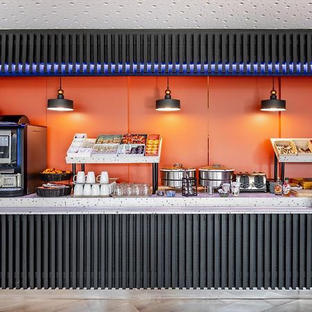 Hotel Akena Troyes - La Chapelle St-Luc Les Noes-pres-Troyes Экстерьер фото