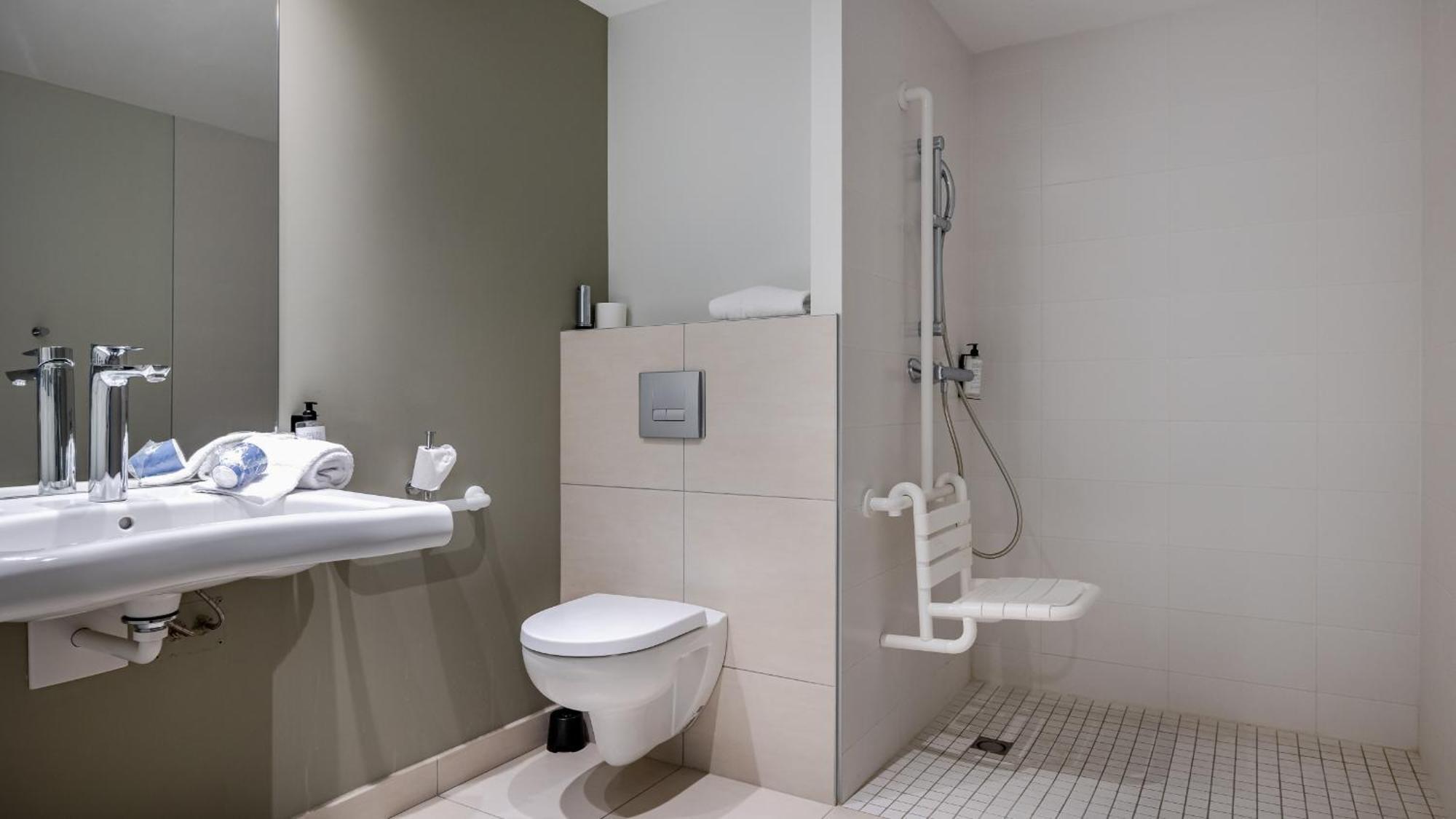Hotel Akena Troyes - La Chapelle St-Luc Les Noes-pres-Troyes Экстерьер фото